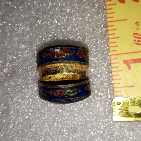 Vintage tiny stash box - Picture 3 of 5